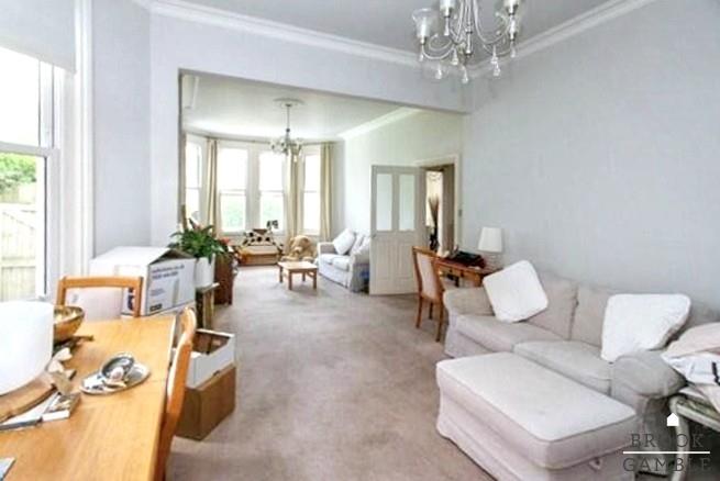 5 Bedroom House - Semi-Detached. Cliff Road in Eastbourne, East Sussex 2